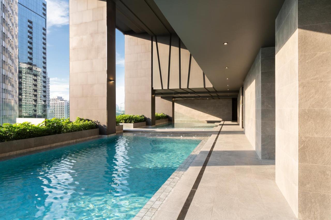 Ascott Thonglor Bangkok Hotel Exterior foto The swimming pool at the 36th floor