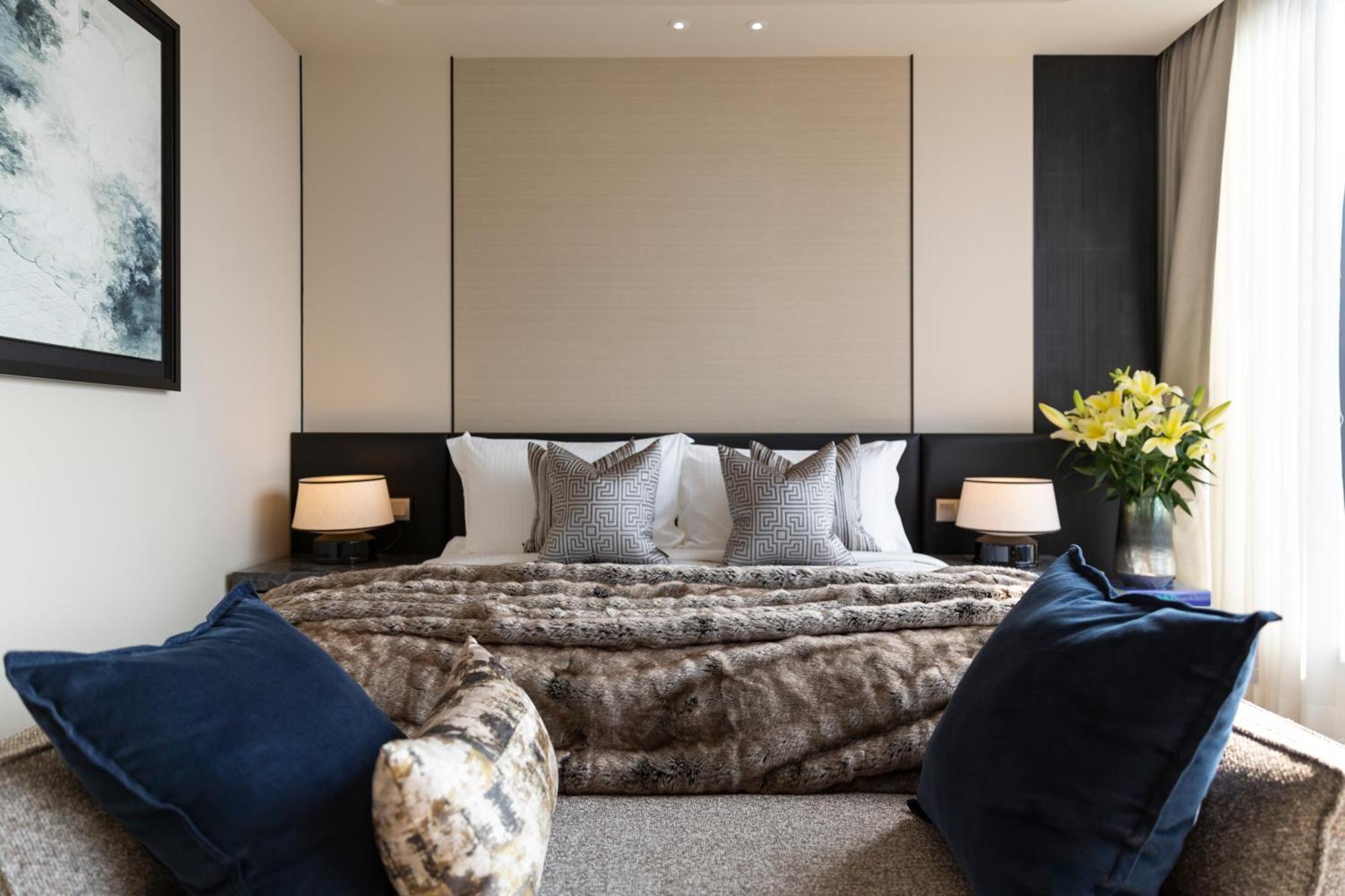 Ascott Thonglor Bangkok Hotel Exterior foto A bedroom at The Dorchester